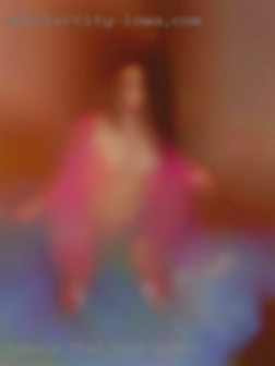 Female that nude woman wants to  explore.